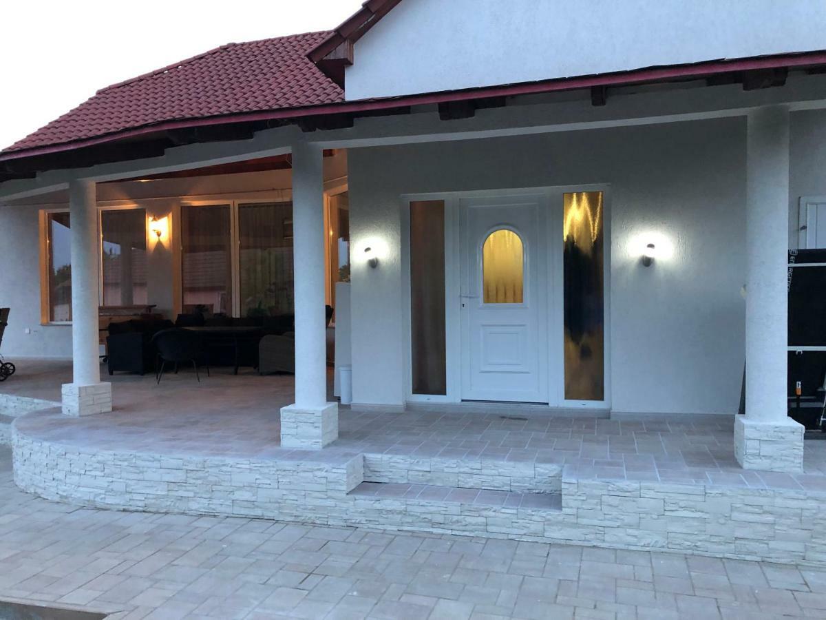 Battonya House Apartamento Exterior foto